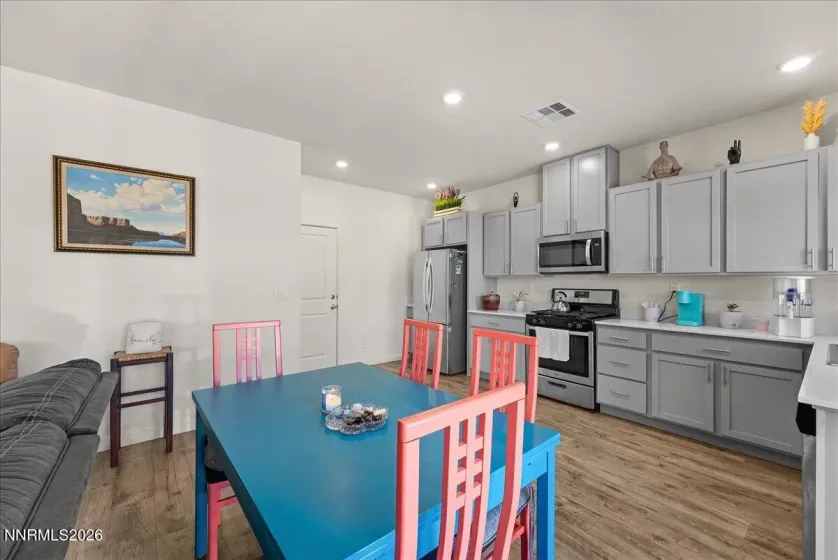 1570 Granary Park, Sparks, Nevada 89436, 4 Bedrooms Bedrooms, ,3 BathroomsBathrooms,Residential,Residential,Granary Park,0,260007500