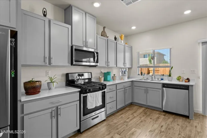 1570 Granary Park, Sparks, Nevada 89436, 4 Bedrooms Bedrooms, ,3 BathroomsBathrooms,Residential,Residential,Granary Park,0,260007500