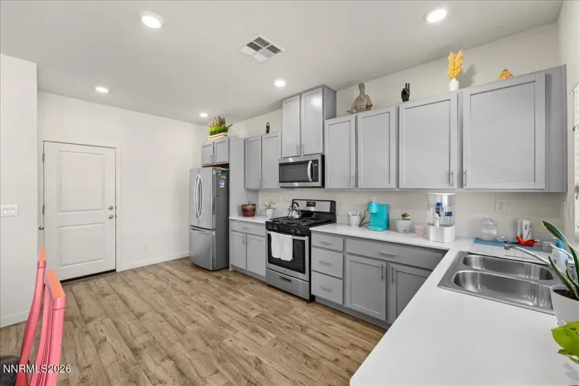 1570 Granary Park, Sparks, Nevada 89436, 4 Bedrooms Bedrooms, ,3 BathroomsBathrooms,Residential,Residential,Granary Park,0,260007500