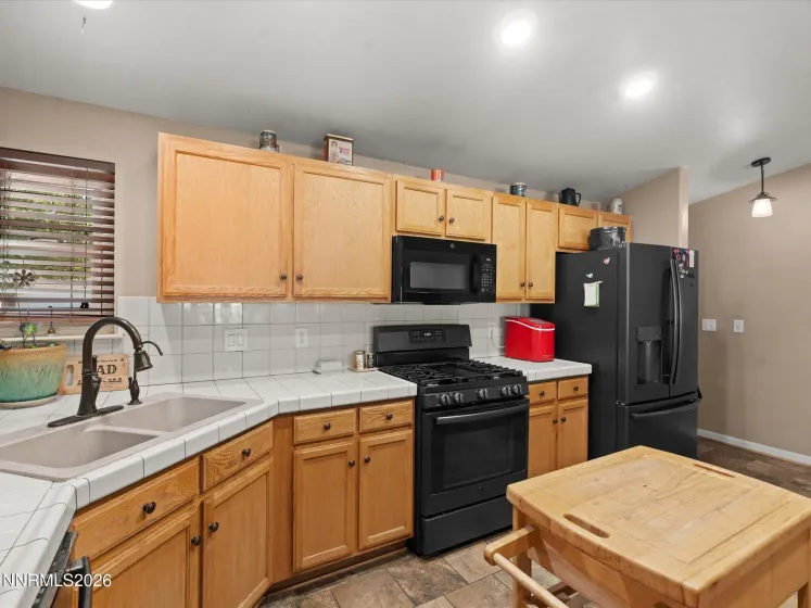 1476 Grey Bluffs, Fernley, Nevada 89408, 4 Bedrooms Bedrooms, ,2 BathroomsBathrooms,Residential,Residential,Grey Bluffs,0,260007508
