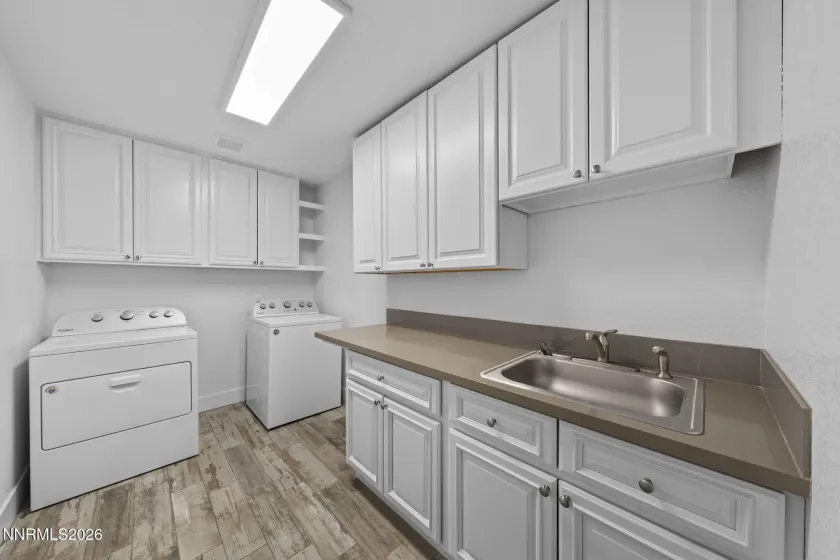 260 Meadow Brook, Reno, Nevada 89519, 4 Bedrooms Bedrooms, ,3 BathroomsBathrooms,Residential,Residential,Meadow Brook,0,260007555