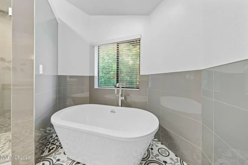 260 Meadow Brook, Reno, Nevada 89519, 4 Bedrooms Bedrooms, ,3 BathroomsBathrooms,Residential,Residential,Meadow Brook,0,260007555