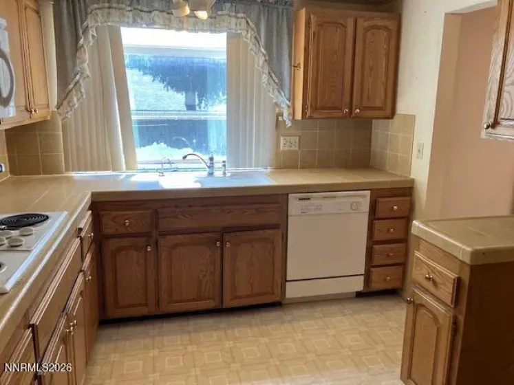840 Meadow Springs, Reno, Nevada 89509, 4 Bedrooms Bedrooms, ,2 BathroomsBathrooms,Residential,Residential,Meadow Springs,0,260007554