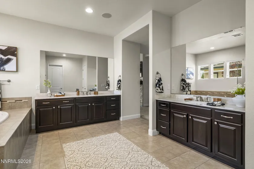 9845 Firefoot, Reno, Nevada 89521, 4 Bedrooms Bedrooms, ,3 BathroomsBathrooms,Residential,Residential,Firefoot,0,260007552