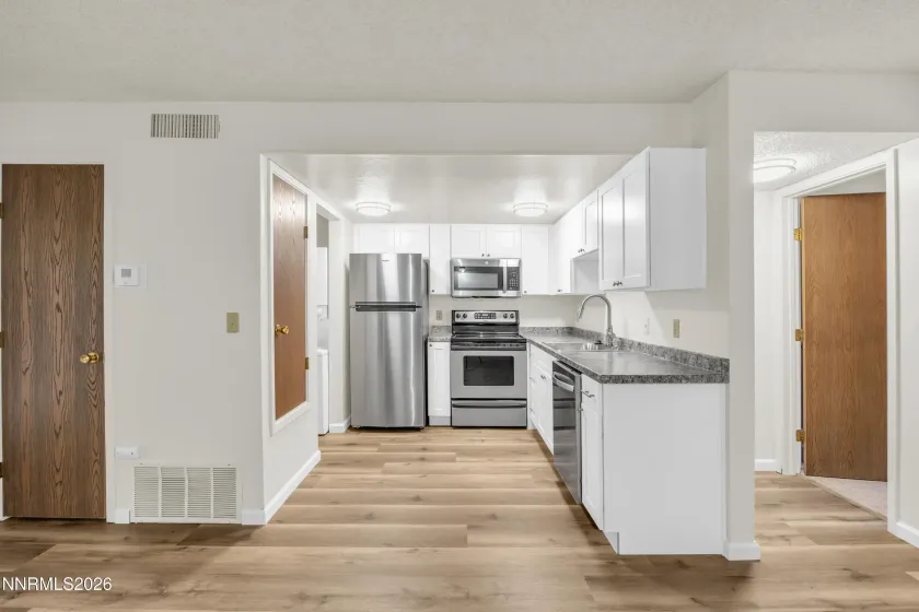 5037 Reggie, Reno, Nevada 89502, 2 Bedrooms Bedrooms, ,2 BathroomsBathrooms,Residential,Residential,Reggie,0,260007536