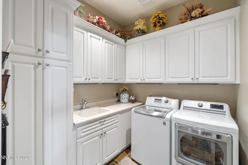 7231 Silver King, Sparks, Nevada 89436, 3 Bedrooms Bedrooms, ,3 BathroomsBathrooms,Residential,Residential,Silver King,0,260007548