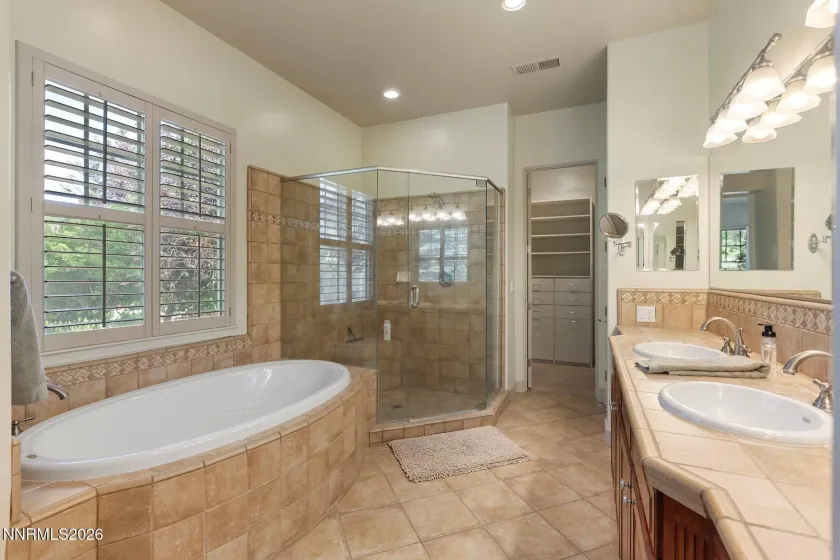 16925 Rue Du Parc, Reno, Nevada 89511, 3 Bedrooms Bedrooms, ,4 BathroomsBathrooms,Residential,Residential,Rue Du Parc,0,260007558