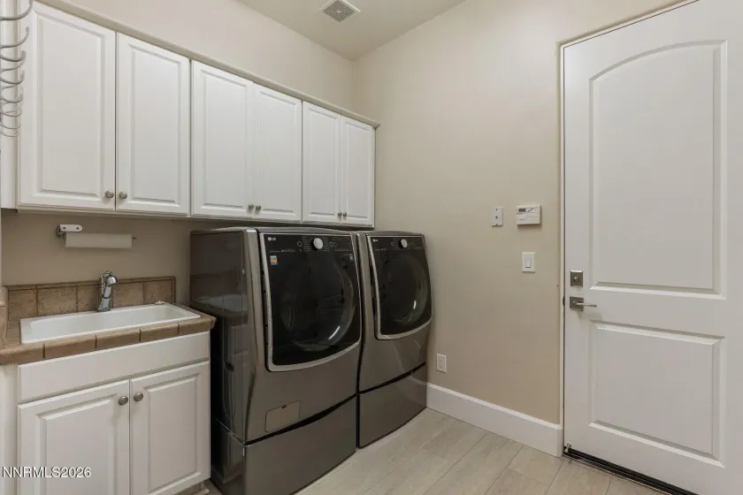 16925 Rue Du Parc, Reno, Nevada 89511, 3 Bedrooms Bedrooms, ,4 BathroomsBathrooms,Residential,Residential,Rue Du Parc,0,260007558