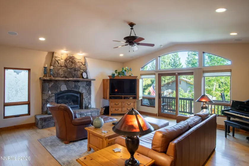 968 Granite, Incline Village, Nevada 89451, 3 Bedrooms Bedrooms, ,4 BathroomsBathrooms,Residential,Residential,Granite,0,260007574