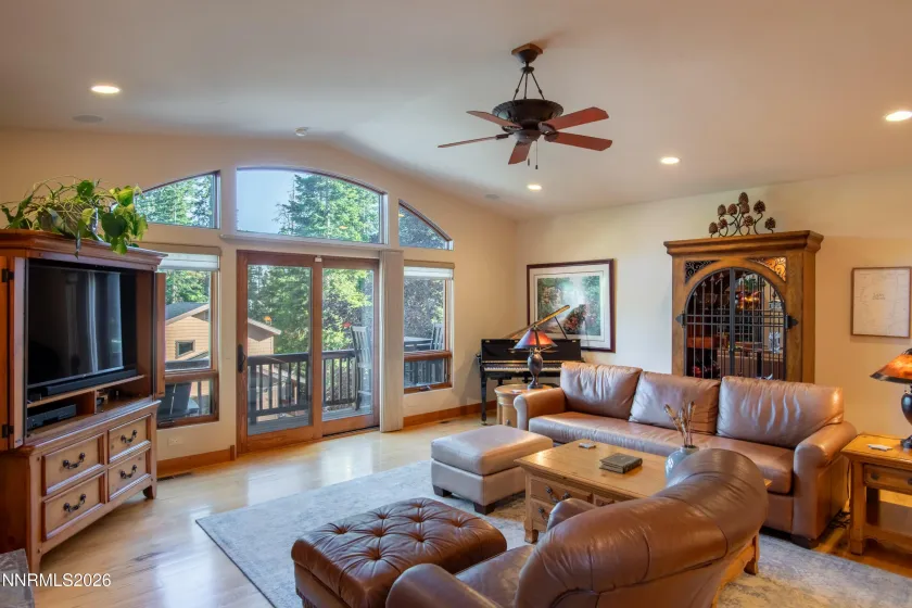 968 Granite, Incline Village, Nevada 89451, 3 Bedrooms Bedrooms, ,4 BathroomsBathrooms,Residential,Residential,Granite,0,260007574