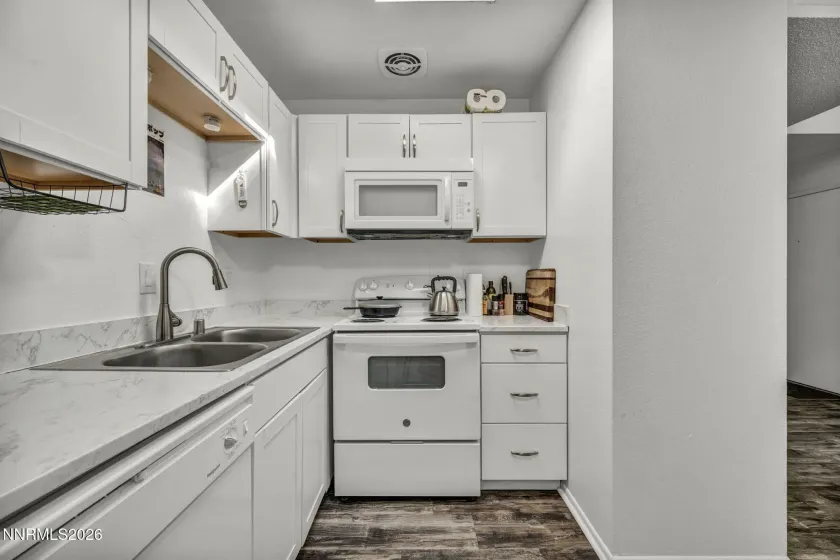 1008 Baywood, Sparks, Nevada 89434, 1 Bedroom Bedrooms, ,1 BathroomBathrooms,Residential,Residential,Baywood,0,260007594