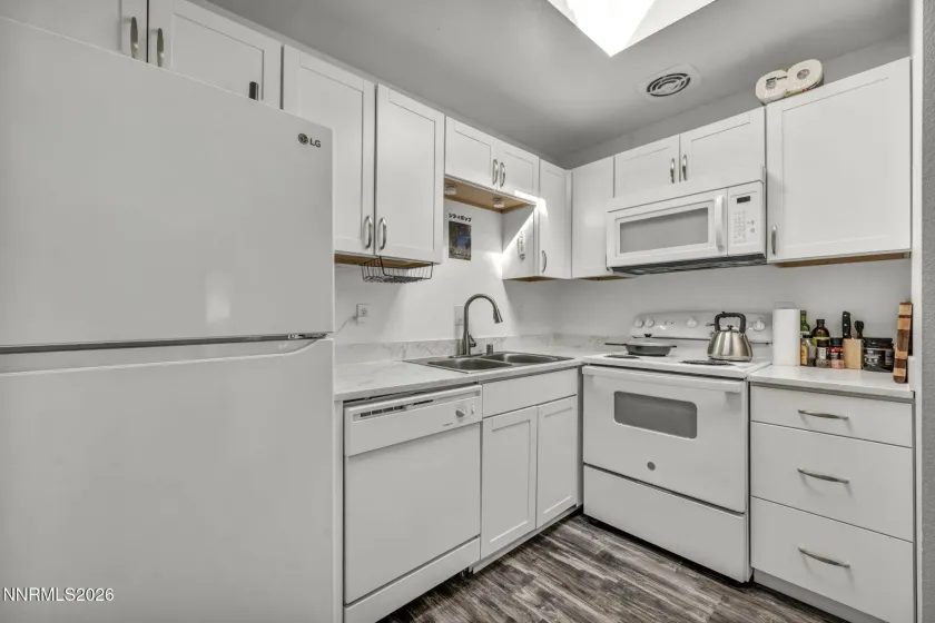 1008 Baywood, Sparks, Nevada 89434, 1 Bedroom Bedrooms, ,1 BathroomBathrooms,Residential,Residential,Baywood,0,260007594
