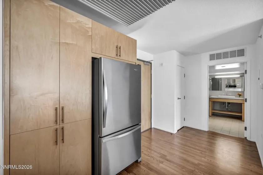 255 Sierra, Reno, Nevada 89501, 1 Bedroom Bedrooms, ,1 BathroomBathrooms,Residential,Residential,Sierra,0,260006056