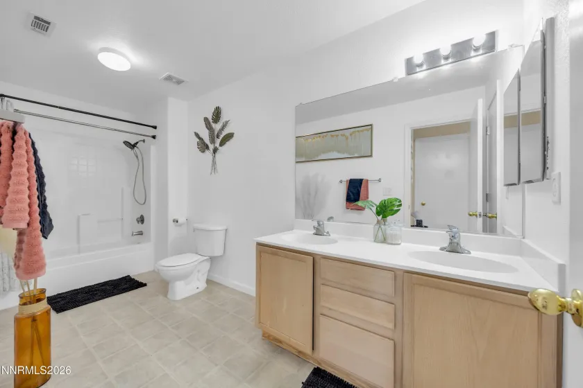 9574 Canyon Meadows, Reno, Nevada 89506, 4 Bedrooms Bedrooms, ,3 BathroomsBathrooms,Residential,Residential,Canyon Meadows,0,260007653