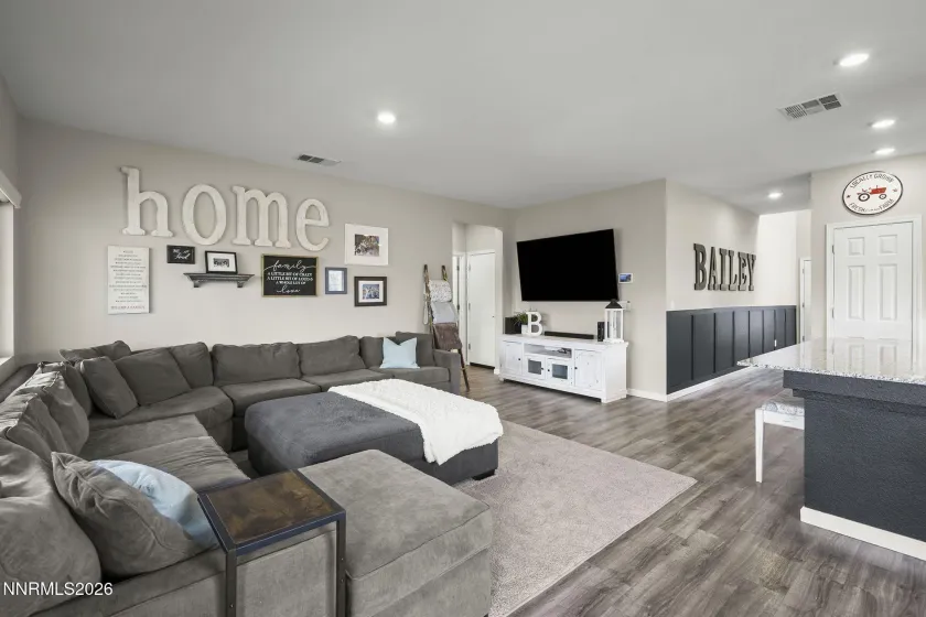 6419 Field Eagle, Sparks, Nevada 89436, 5 Bedrooms Bedrooms, ,3 BathroomsBathrooms,Residential,Residential,Field Eagle,0,260007745