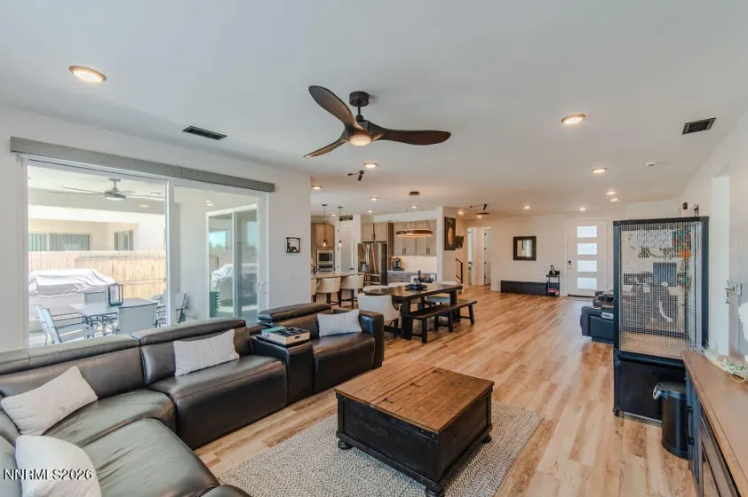 1882 Hogan Peak, Carson City, Nevada 89701, 4 Bedrooms Bedrooms, ,4 BathroomsBathrooms,Residential,Residential,Hogan Peak,0,260007779