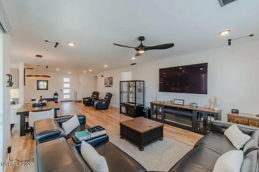 1882 Hogan Peak, Carson City, Nevada 89701, 4 Bedrooms Bedrooms, ,4 BathroomsBathrooms,Residential,Residential,Hogan Peak,0,260007779