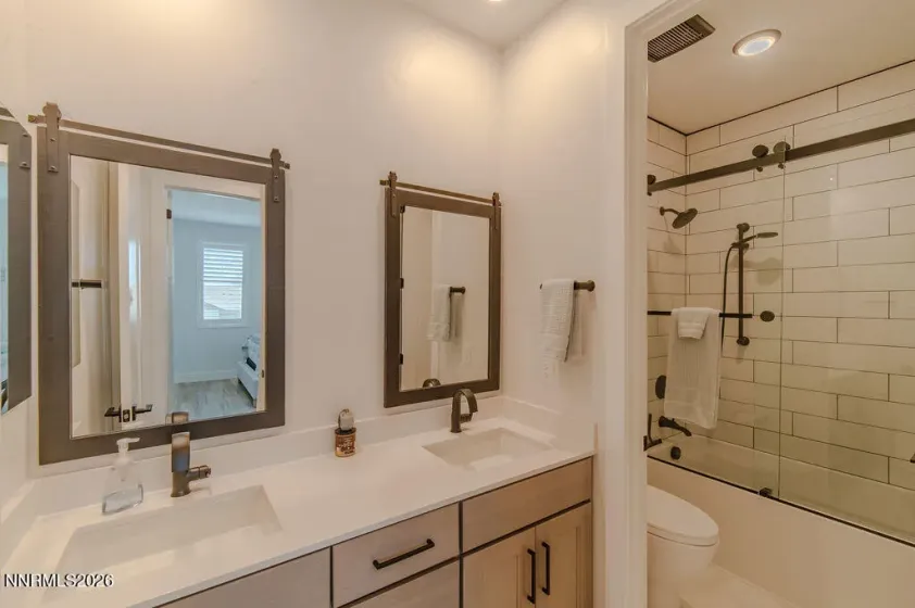 upstairs full bathroom