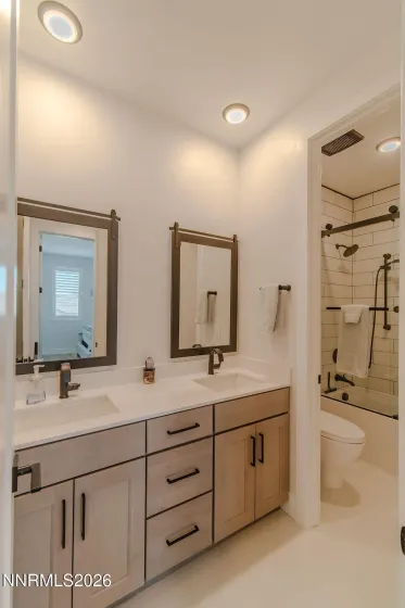 upstairs full bathroom