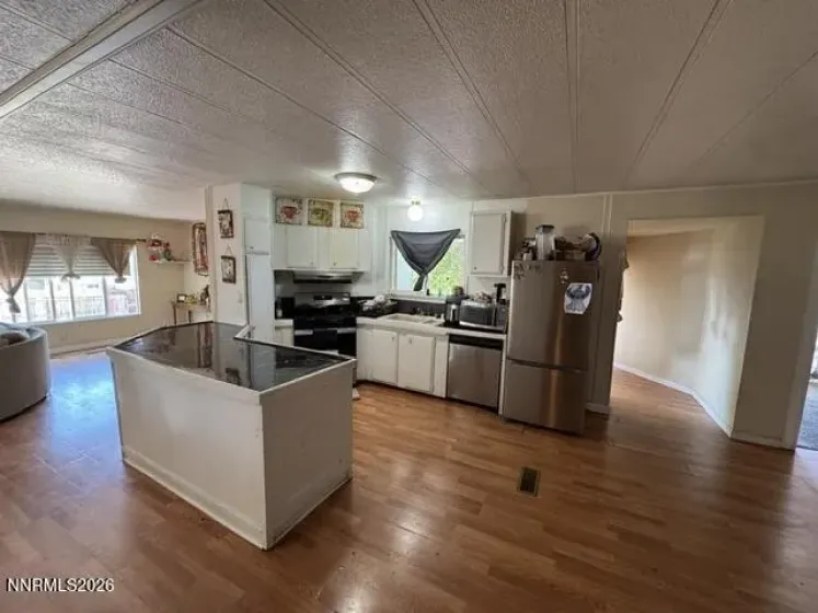 5886 Leon, Sun Valley, Nevada 89433, 3 Bedrooms Bedrooms, ,2 BathroomsBathrooms,Residential,Residential,Leon,0,260007789