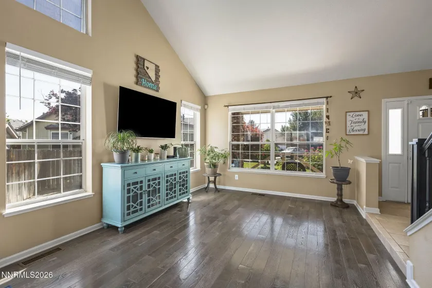 1720 Crestside, Sparks, Nevada 89436, 5 Bedrooms Bedrooms, ,3 BathroomsBathrooms,Residential,Residential,Crestside,0,260007799