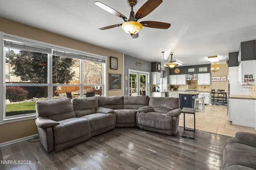 1720 Crestside, Sparks, Nevada 89436, 5 Bedrooms Bedrooms, ,3 BathroomsBathrooms,Residential,Residential,Crestside,0,260007799
