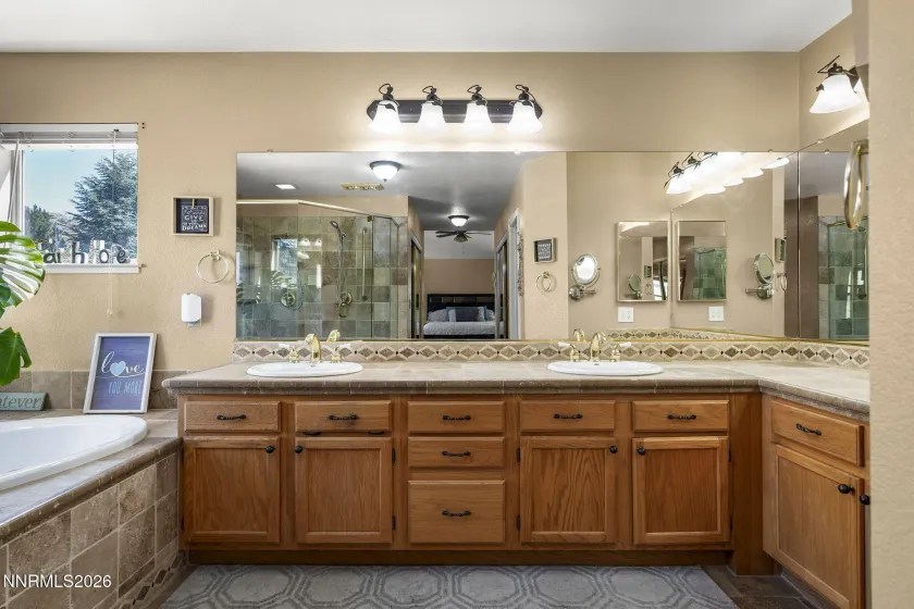 1720 Crestside, Sparks, Nevada 89436, 5 Bedrooms Bedrooms, ,3 BathroomsBathrooms,Residential,Residential,Crestside,0,260007799