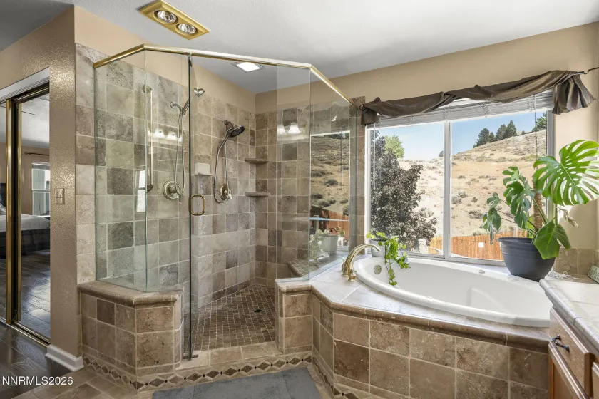 1720 Crestside, Sparks, Nevada 89436, 5 Bedrooms Bedrooms, ,3 BathroomsBathrooms,Residential,Residential,Crestside,0,260007799
