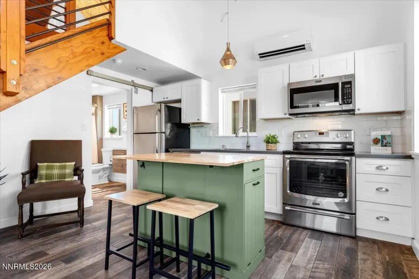 885 Ryland, Reno, Nevada 89502, 2 Bedrooms Bedrooms, ,1 BathroomBathrooms,Residential,Residential,Ryland,0,260007805