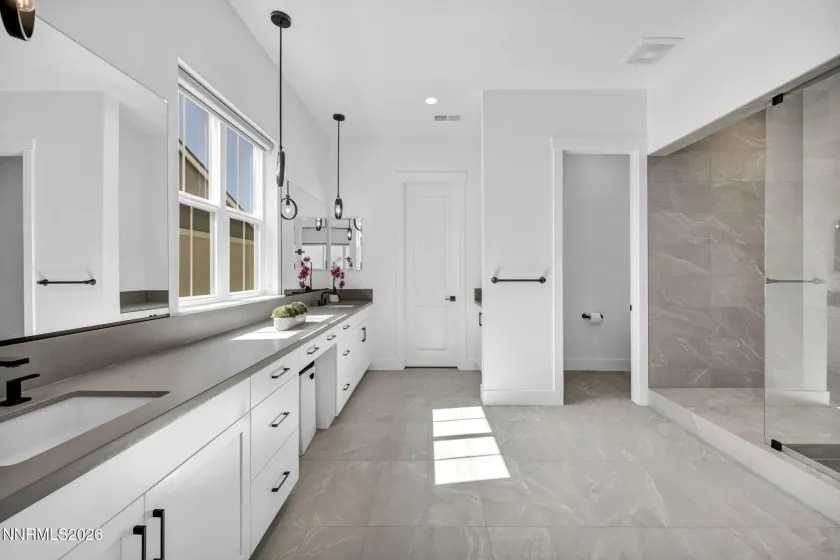 5445 Side Saddle, Reno, Nevada 89511, 5 Bedrooms Bedrooms, ,6 BathroomsBathrooms,Residential,Residential,Side Saddle,0,260007813