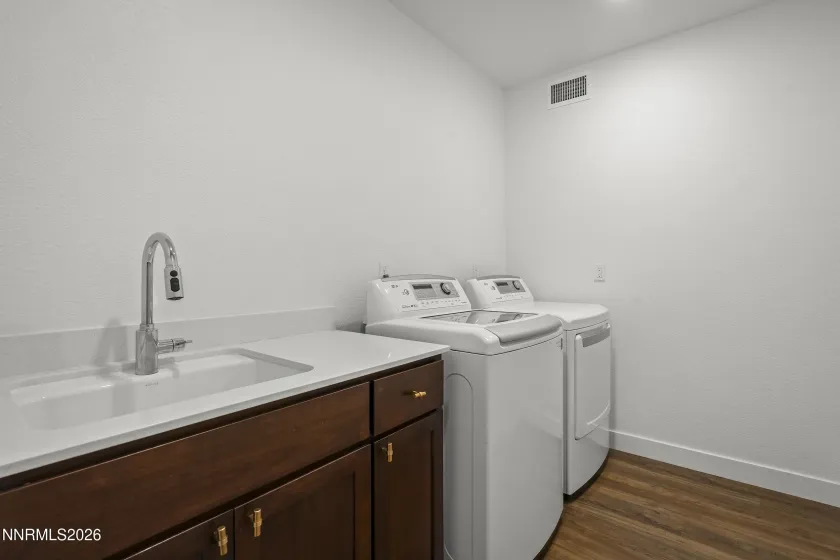 2926 Earthstone, Sparks, Nevada 89436, 4 Bedrooms Bedrooms, ,3 BathroomsBathrooms,Residential,Residential,Earthstone,0,260007817
