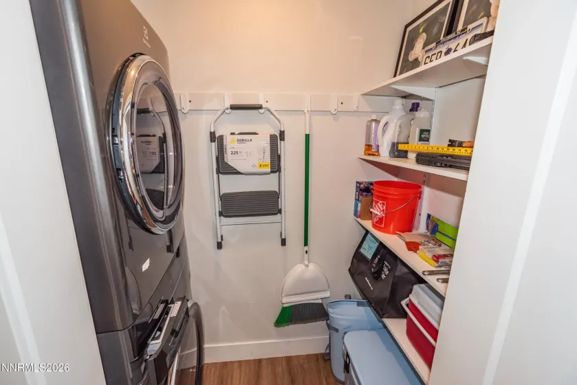 Laundry closet with shelves