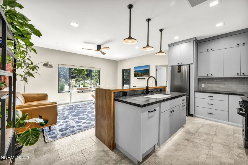 5345 Cross Creek Lane, Reno, Nevada 89511, 5 Bedrooms Bedrooms, ,5 BathroomsBathrooms,Residential,Residential,Cross Creek Lane,0,260007824
