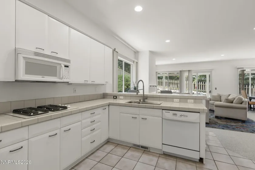 1705 Hunter Creek, Reno, Nevada 89519, 2 Bedrooms Bedrooms, ,3 BathroomsBathrooms,Residential,Residential,Hunter Creek,0,260007827