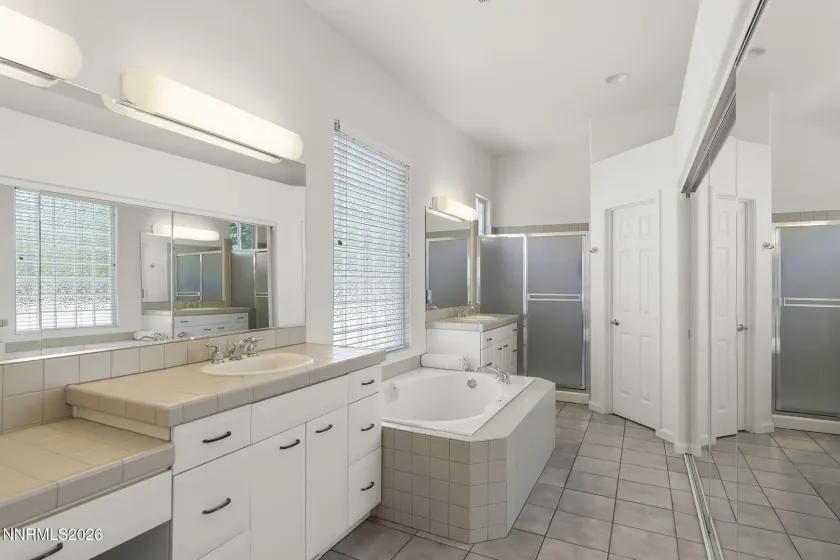1705 Hunter Creek, Reno, Nevada 89519, 2 Bedrooms Bedrooms, ,3 BathroomsBathrooms,Residential,Residential,Hunter Creek,0,260007827