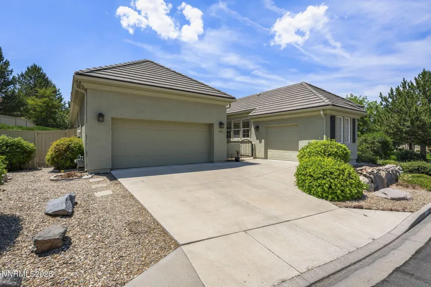 1705 Hunter Creek, Reno, Nevada 89519, 2 Bedrooms Bedrooms, ,3 BathroomsBathrooms,Residential,Residential,Hunter Creek,0,260007827
