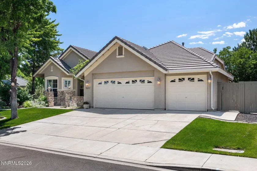 Three Car Garage