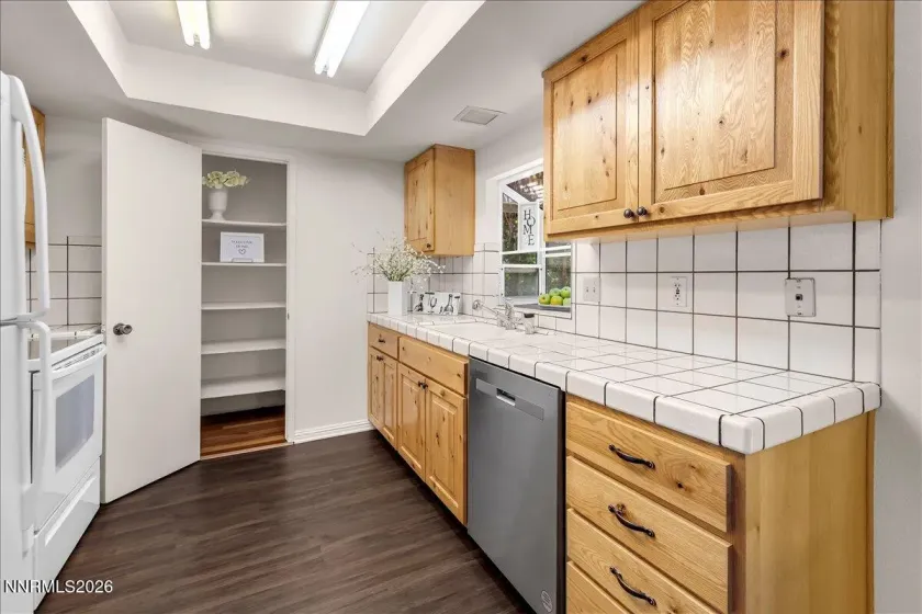 2212 Sycamore Glen, Sparks, Nevada 89434, 3 Bedrooms Bedrooms, ,2 BathroomsBathrooms,Residential,Residential,Sycamore Glen,0,260007831