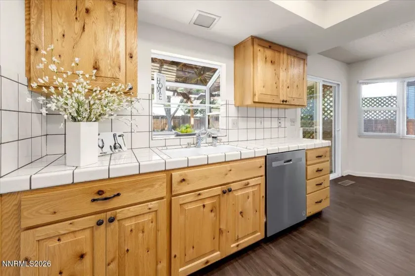 2212 Sycamore Glen, Sparks, Nevada 89434, 3 Bedrooms Bedrooms, ,2 BathroomsBathrooms,Residential,Residential,Sycamore Glen,0,260007831