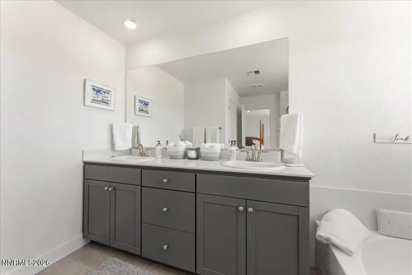 548 Fox Branch, Sparks, Nevada 89441, 4 Bedrooms Bedrooms, ,3 BathroomsBathrooms,Residential,Residential,Fox Branch,0,260007832