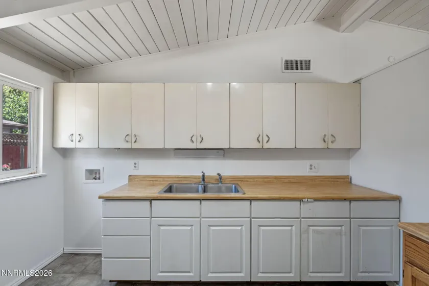 1013 Greenbrae, Sparks, Nevada 89431, 2 Bedrooms Bedrooms, ,1 BathroomBathrooms,Residential,Residential,Greenbrae,0,260007833