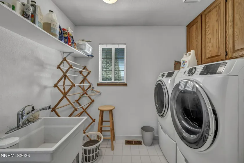 1198 Coral, Carson City, Nevada 89703, 3 Bedrooms Bedrooms, ,2 BathroomsBathrooms,Residential,Residential,Coral,0,260007837