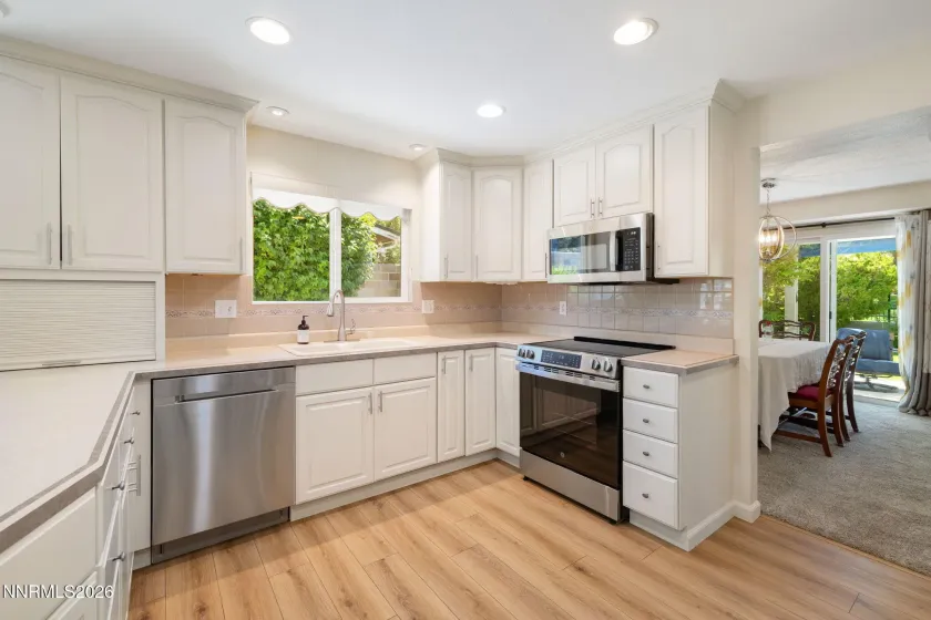 1423 Eastwood, Reno, Nevada 89509, 5 Bedrooms Bedrooms, ,3 BathroomsBathrooms,Residential,Residential,Eastwood,0,260007847