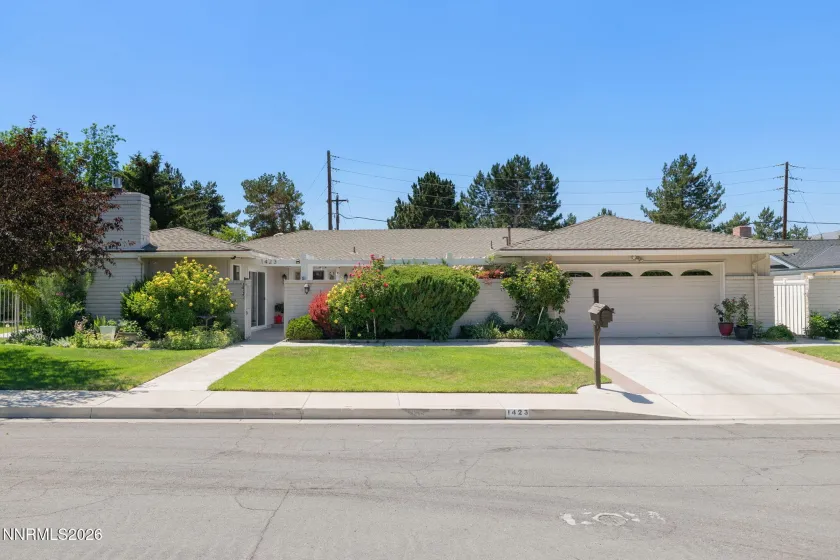 1423 Eastwood, Reno, Nevada 89509, 5 Bedrooms Bedrooms, ,3 BathroomsBathrooms,Residential,Residential,Eastwood,0,260007847