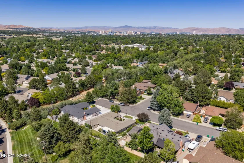 1423 Eastwood, Reno, Nevada 89509, 5 Bedrooms Bedrooms, ,3 BathroomsBathrooms,Residential,Residential,Eastwood,0,260007847