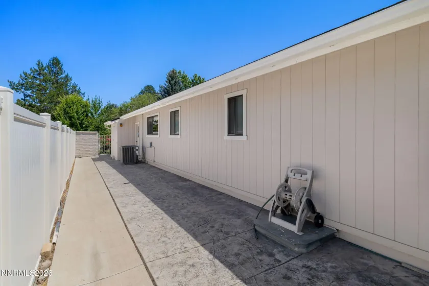 1423 Eastwood, Reno, Nevada 89509, 5 Bedrooms Bedrooms, ,3 BathroomsBathrooms,Residential,Residential,Eastwood,0,260007847