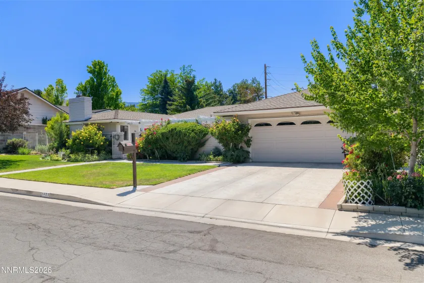 1423 Eastwood, Reno, Nevada 89509, 5 Bedrooms Bedrooms, ,3 BathroomsBathrooms,Residential,Residential,Eastwood,0,260007847