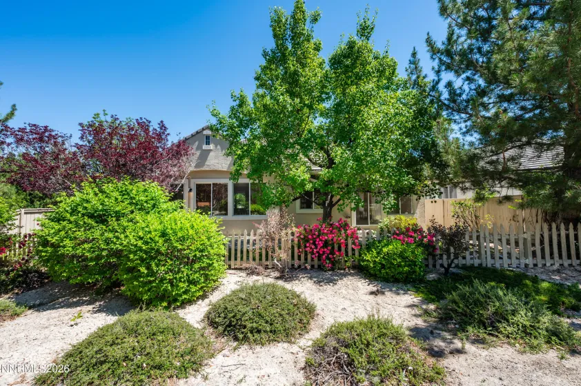 1690 Caughlin Creek, Reno, Nevada 89519, 3 Bedrooms Bedrooms, ,2 BathroomsBathrooms,Residential,Residential,Caughlin Creek,0,260007854