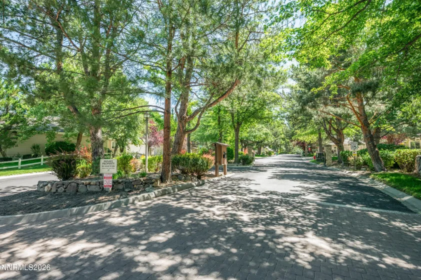 1690 Caughlin Creek, Reno, Nevada 89519, 3 Bedrooms Bedrooms, ,2 BathroomsBathrooms,Residential,Residential,Caughlin Creek,0,260007854