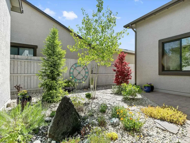 2261 Paint Horse, Reno, Nevada 89521, 2 Bedrooms Bedrooms, ,2 BathroomsBathrooms,Residential,Residential,Paint Horse,0,260007857